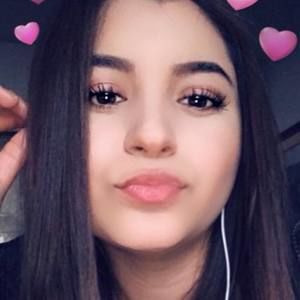 Meet your Posher, Dania